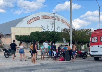 Mulher morre em acidente de moto na BA 120 em frente ao Ginásio de Esportes