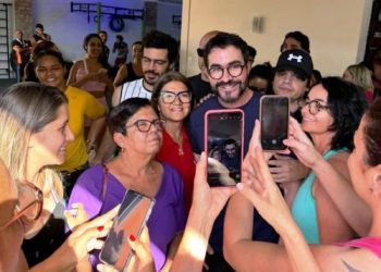 Durante festa de aniversário de Euclides da Cunha Padre Fábio de Melo uma das atrações vai a  uma academia