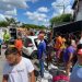Segurança é alvejado a tiros e dirige carro por cerca de 500 metros até parar na frente de um bar