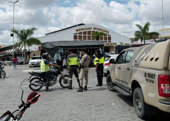 Coité – PM manteve blitz educativa e candidatos reforçam determinação da justiça para que os motociclistas não participem das carreatas com escapamentos adulterados