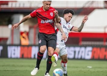 Fora de casa o Vitória bate o Atlético-GO em confronto direto dentro do Z-4