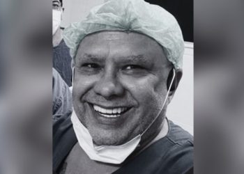 Médico morre em acidente na BR 101. O carro que dirigia bateu em um caminhão