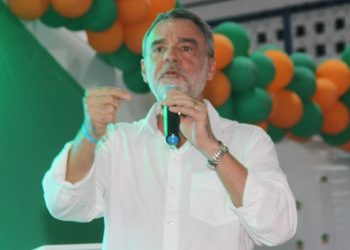 Decisão de Jerônimo de “abandonar” prefeito de Jacobina na eleição “cria fissura” com PCdoB, aponta Daniel Almeida