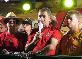 Candidato a prefeito pelo PT, renúncia candidatura e anuncia apoio ao MDB