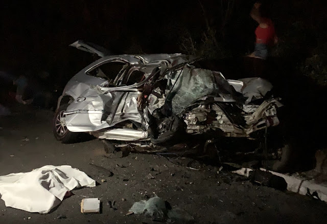 Colisão envolvendo dois carros deixa cinco mortos na Estrada do Feijão. Candidato prefeito nas últimas eleições ficou ferido