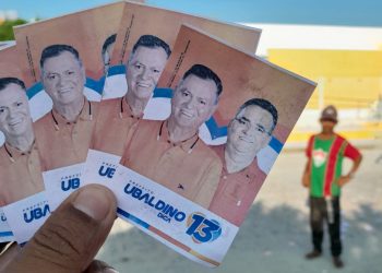 Santinhos com foto do candidato Ubaldino são encontrados com número do PT. Caso o eleitor clique 13 voto será anulado