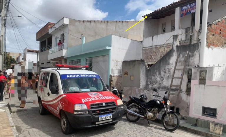 Idoso que caiu de telhado de casa morre no HP cinco dias depois do acidente
