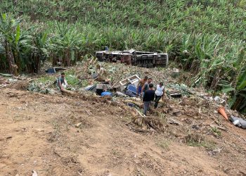 PE – Trio elétrico capota e deixa três pessoas mortas e seis feridas