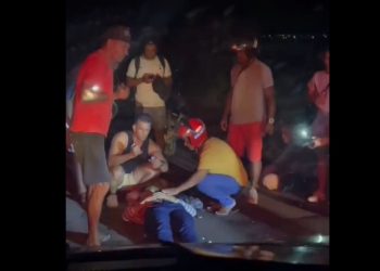 Duas mulheres ficam feridas após moto colidir em animal na BA 120