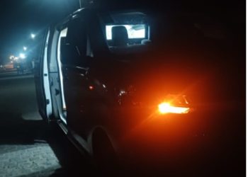 Idoso fica gravemente ferido após ser atropelado por carreta na BR 324. Ele fazia parte de um grupo que procurava homem desaparecido