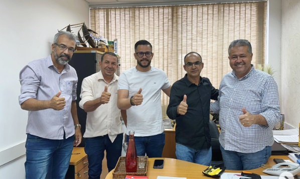 Deputado Alex da Piatã recebe em seu gabinete candidatos eleitos em Candeal, Itapicuru e Riachão do Jacuípe