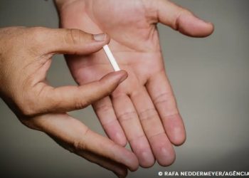 Anvisa suspende venda e propaganda de “chips da beleza”