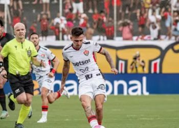 Vitória bate e o Bragantino no Barradão e deixa a zona de rebaixamento