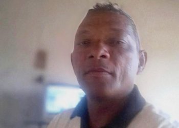 Homem é assassinado pela ex-mulher a golpes de faca. A mulher foi presa em flagrante