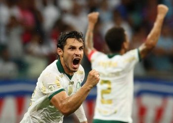 Bahia sofre virada do Palmeiras e chega ao sexto jogo sem triunfo