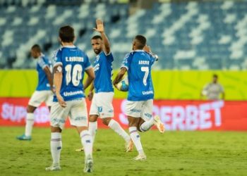 Mesmo sem jogar bem, Bahia vira sobre o Cuiabá, encerra jejum e se mantém no G-8