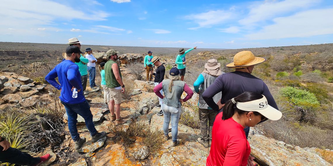 Expedição pelo Sertão e Raso da Catarina rodou 500km para explorar atrativos com potencial turístico