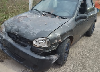 Homem perde controle de carro, atropela e mata filhos gêmeos e deixa esposa grávida ferida