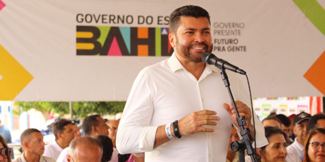 Marcinho Oliveira da base oposicionista na ALBA, rasgou elogios a Jerônimo em Canudos