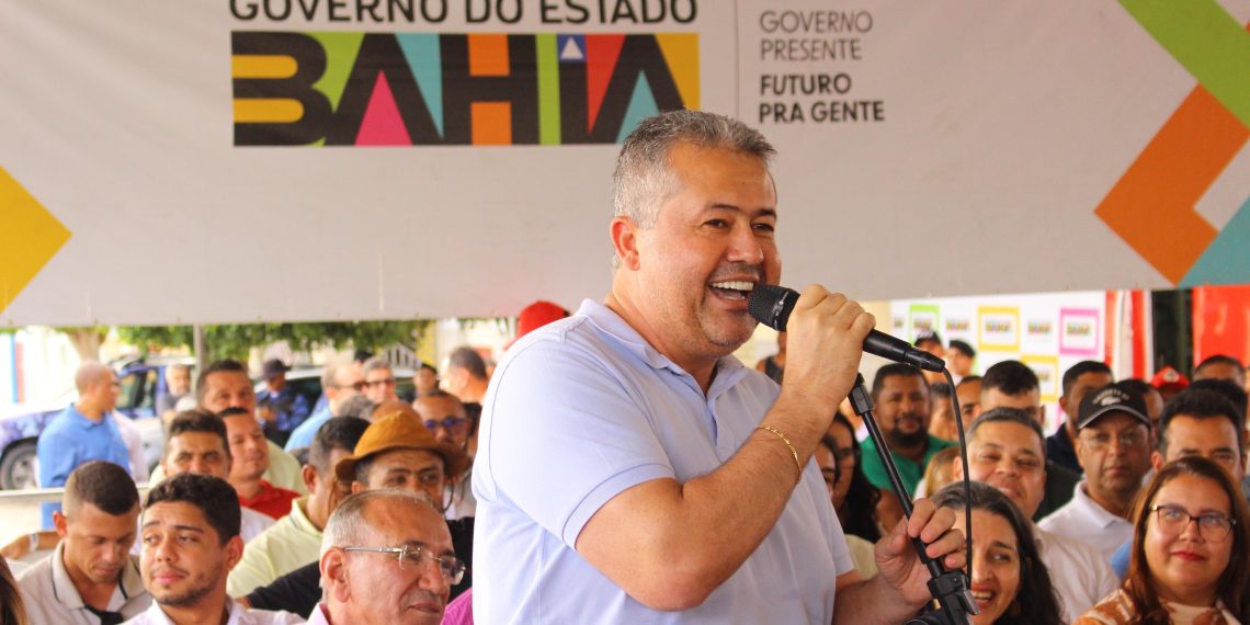 Ao lado do governador Jerônimo Rodrigues, Alex da Piatã participa de inaugurações em Canudos