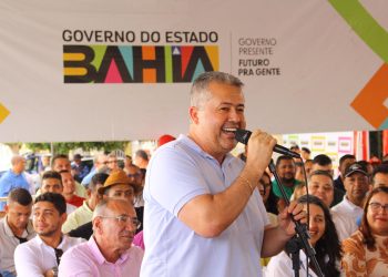 Ao lado do governador Jerônimo Rodrigues, Alex da Piatã participa de inaugurações em Canudos
