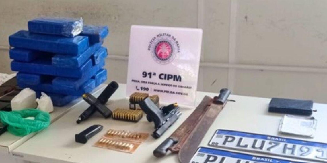 91ª CIPM prende homem em flagrante com 15kg de maconha e pistola