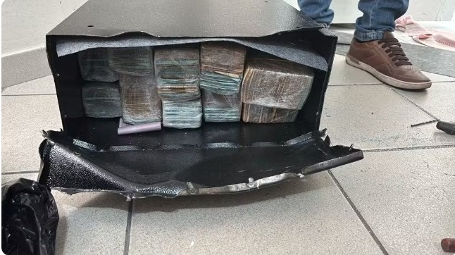 “Operação Puritas” – PF prende 15 investigados por tráfico de drogas envolvendo policiais; cofre com R$ 580 mil e dólares é apreendido na casa de PRF