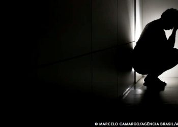 Pobreza eleva em 3 vezes risco de surgimento de ansiedade e depressão