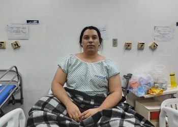 Vítima de acidente de moto há pouco mais de um ano em Riachão, faz apelo para realização de nova cirurgia. Ele está internado em hospital de Alagoinhas