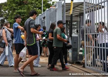 Estudantes aprovam tema da redação do Enem, mas acham prova cansativa