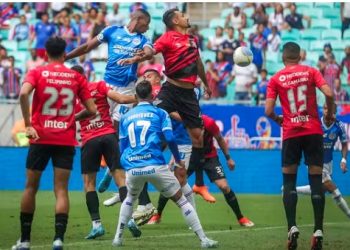 Bahia abusa de perder gol, ver Athletico abrir o placar e consegue empate nos acréscimos; time mais uma vez saiu vaiado
