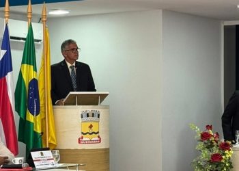 Queimadas – Valmir Coxinha é empossado na Câmara Municipal para ocupar cadeira deixada por Ariel da Martins