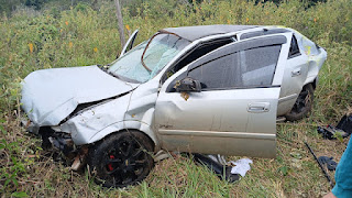 Pai e filho ficam feridos em grave acidente automobilístico na BA 052