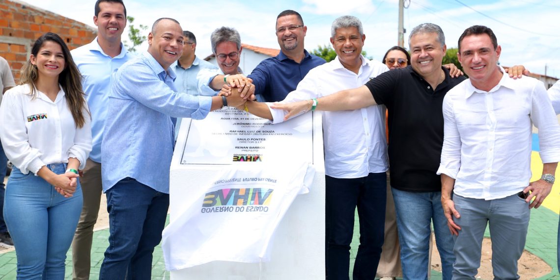 Pavimentação da estrada que liga Água Fria à Biritinga indicada pelo deputado Alex da Piatã é entregue pelo governador Jerônimo Rodrigues