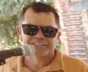 Músico é executado a tiros na porta de casa