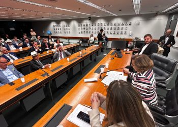 Em Brasília, prefeitos baianos pressionam para aprovar PEC do Refis Previdenciário dos municípios