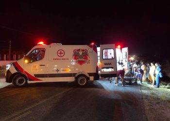 Colisão frontal envolvendo Punto e Gol deixa uma pessoa morta e cinco feridas na BA 120