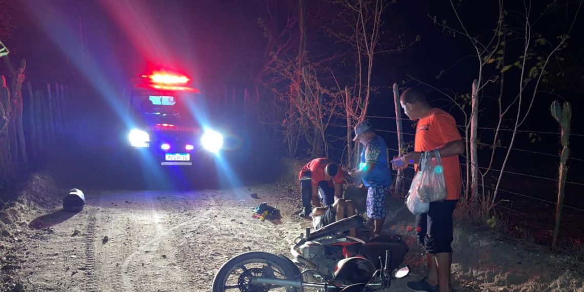 Águia Resgate presta socorro a homem encontrado inconsciente após sofrer acidente de moto