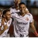 Em noite de Alerrandro, Vitória bate o Fortaleza e garante permanência na Série A