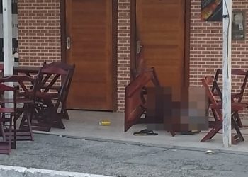 Jovem de 22 anos natural de Santaluz é morto a tiros dentro de bar em Camaçari