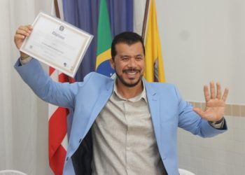 Prefeito, vice e vereadores eleitos em 6 de outubro são diplomados em Queimadas; mãe do vereador Ariel ‘in memoriam’ recebeu o diploma