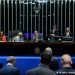 Senado aprova teto para salário mínimo e mudanças no BPC