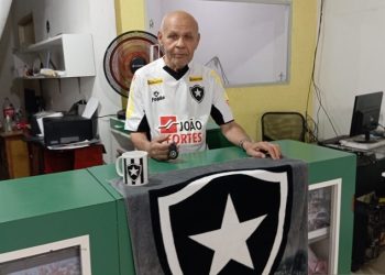 Coité – Torcedor de 79 anos realiza o sonho de ver o Botafogo levantar troféu de campeão da Libertadores