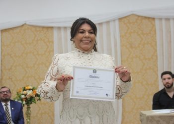 Em clima de democracia e coincidências, prefeitas reeleitas em Monte Santo e Cansanção, vice-prefeitos e vereadores(as) são diplomados (atualizada)