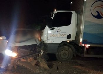Colisão envolvendo caminhão e carro de passeio deixa uma vítima fatal na BR 116/Norte