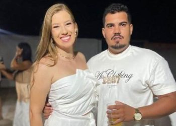 Jovem morre e namorada fica gravemente ferida após colidir moto em vaca na BA 409