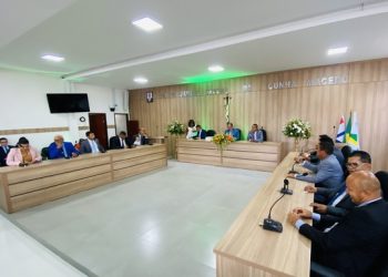 Santaluz II – Sérgio Suzart dá xeque-mate no prefeito Arismário e é reeleito presidente da Câmara