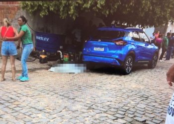 Homem é assassinado quando trabalhava no lava a jato; suspeitos são presos minutos depois do crime