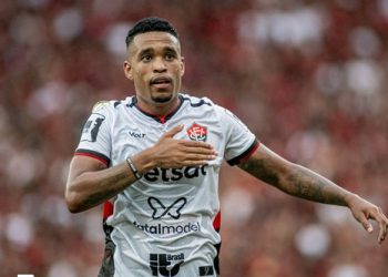 Alerrandro se despede do Vitória.”Não quero dizer um adeus, porque esse clube sempre vai ser minha casa”