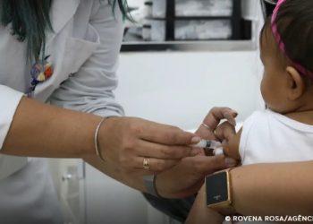 Sem gotinha: entenda como fica novo esquema vacinal contra a pólio